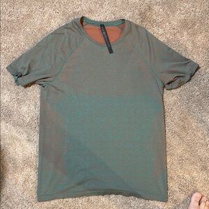 Men's lululemon orange/green metal vent short sleeve shirt